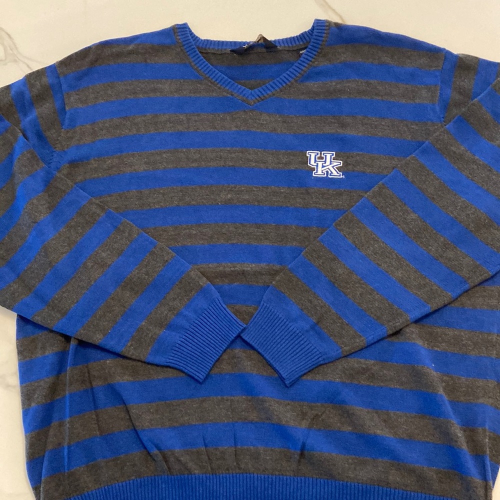 Men’s Kentucky Sweater size large